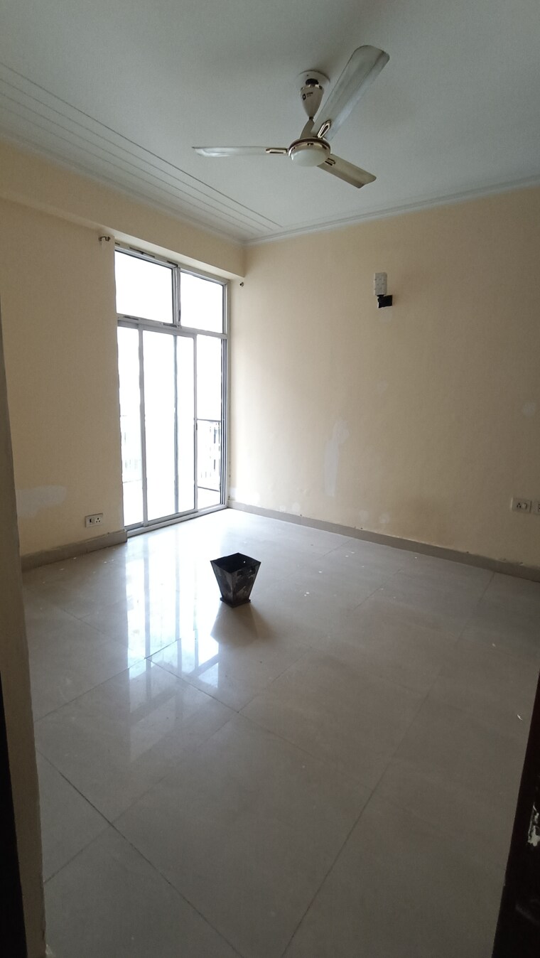 Room, skytech-matrott 2 Bedroom 1150 Sq.Ft. Apartment In Sector 76 Noida 9623198