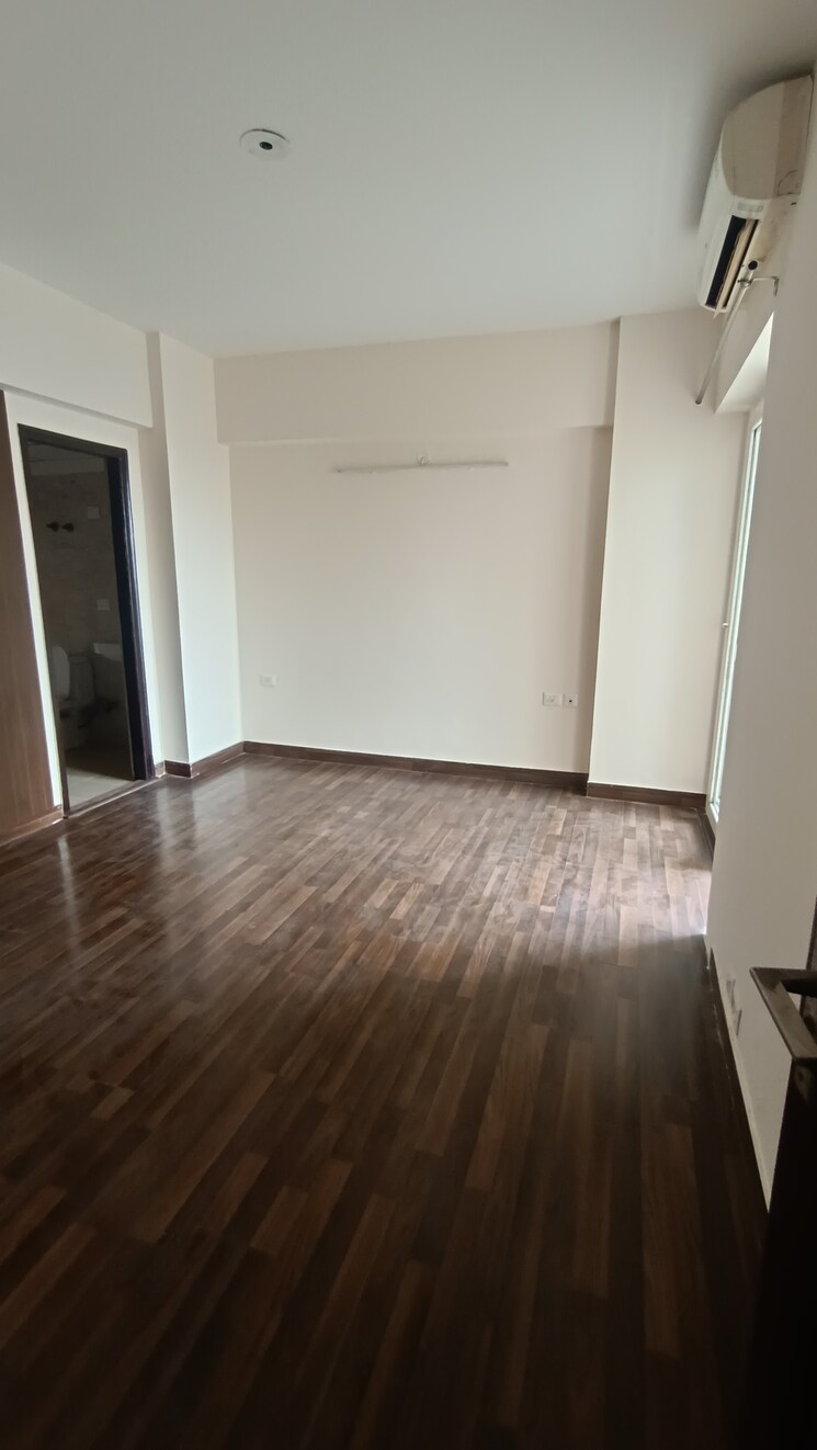 Bedroom, sethi-max-royal 2 Bedroom 1125 Sq.Ft. Apartment In Sector 76 Noida 9623201