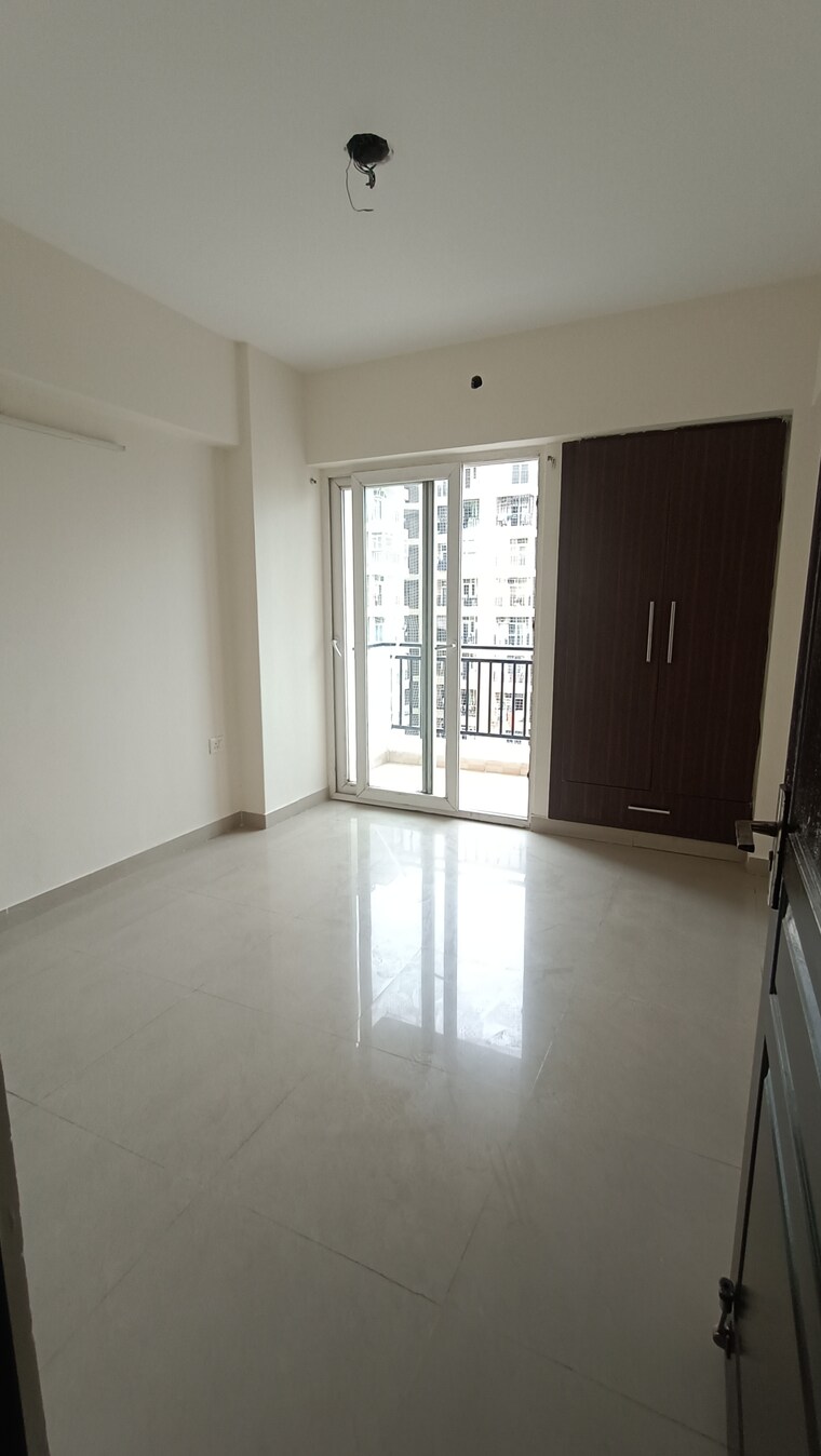 Room, sethi-max-royal 2 Bedroom 1125 Sq.Ft. Apartment In Sector 76 Noida 9623205