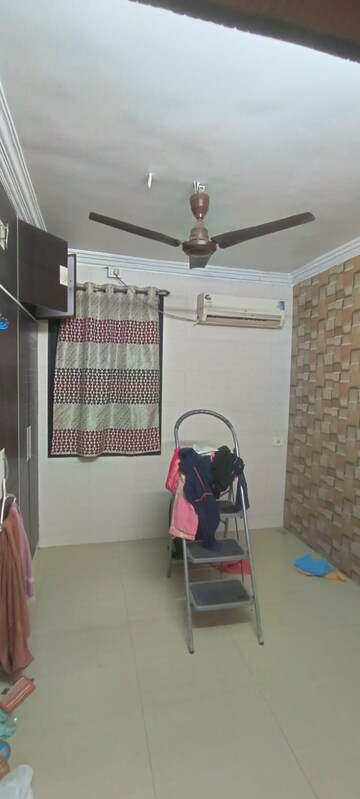 Room in 1 BHK Apartment at Bharat Mahal CHS, Kopri – for Rent