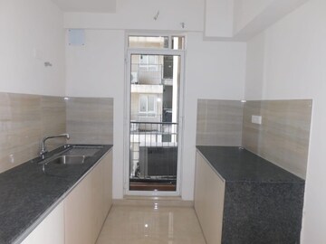 Room in 3 BHK Apartment at Indiabulls One Indiabulls, Pokhran Road No Two – for Sale