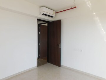 Room in 3 BHK Apartment at Indiabulls One Indiabulls, Pokhran Road No Two – for Sale