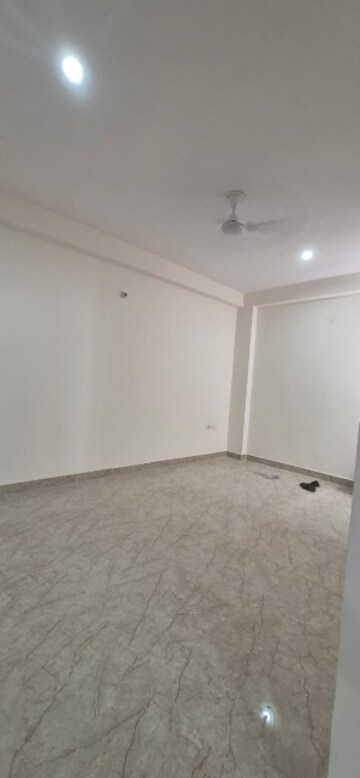 Room in 2 BHK Builder Floor at Saket – for Rent