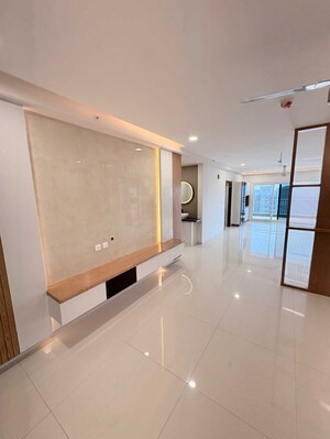 Room in 3 BHK Apartment at Rajapushpa Provincia, Narsingi – for Rent