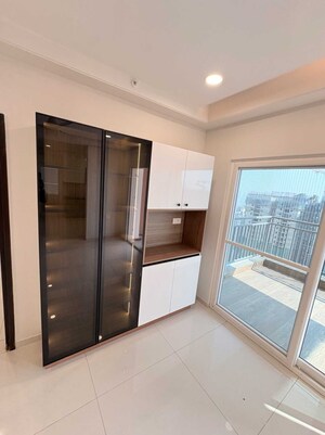 Room in 3 BHK Apartment at Rajapushpa Provincia, Narsingi – for Rent