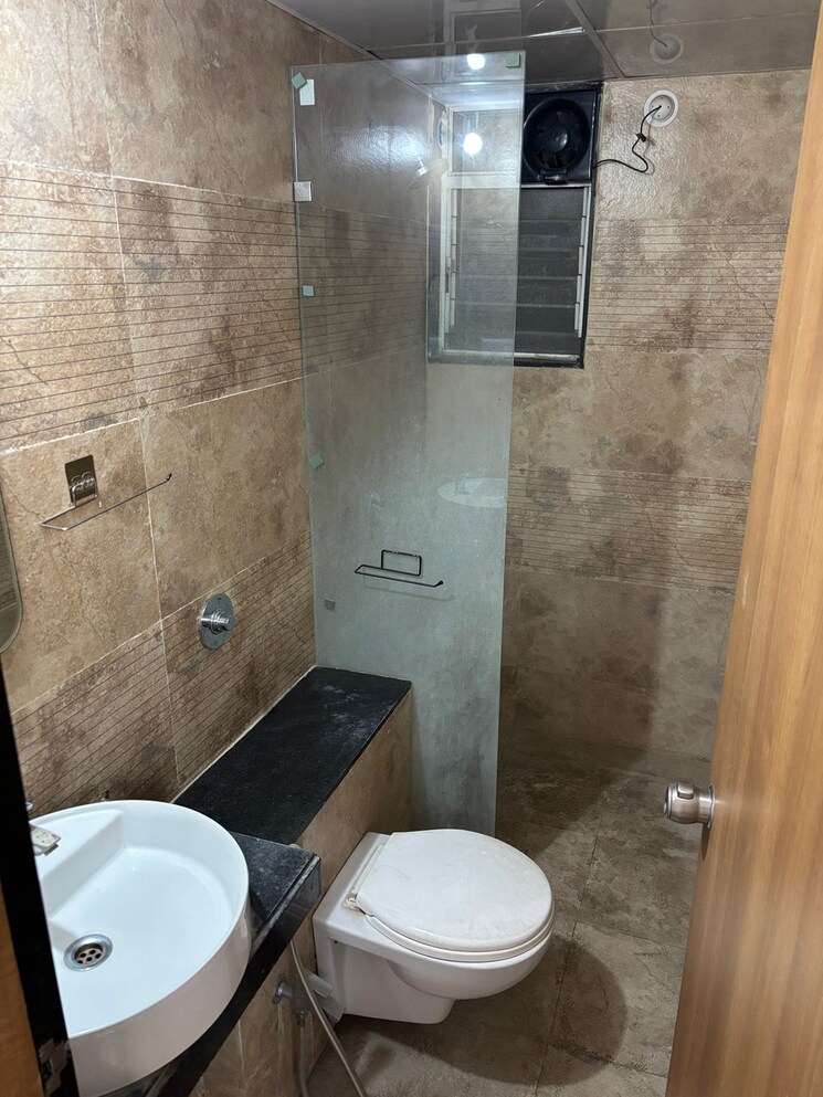 Bathroom, kohinoor-zen-estate 2 Bedroom 900 Sq.Ft. Apartment In Kharadi Pune 9623273