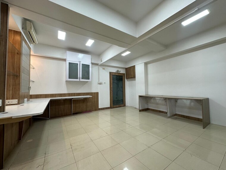 Common Area, abhishek-premises Commercial Office Space 790 Sq.Ft. In Andheri West Mumbai 9623276