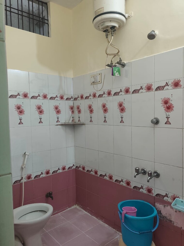 Bathroom, gomti nagar Pg For Boys & Girls In Gomti Nagar 9623300