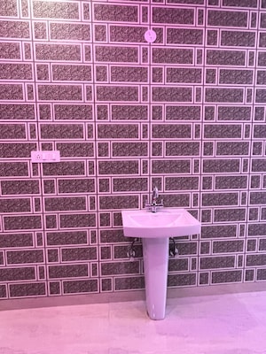 Attached Bathroom in  Pg at Gomti Nagar – for Rent