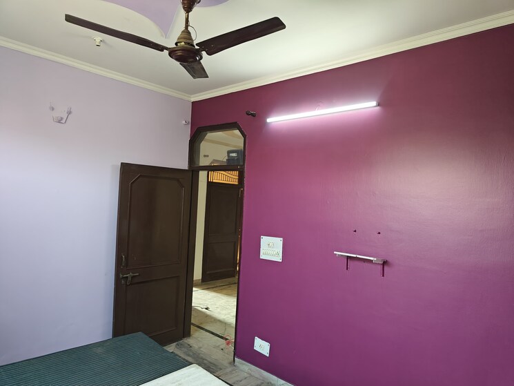 Room, tulip-mall 2 Bedroom 850 Sq.Ft. Builder Floor In Sector 46 Noida 9623362