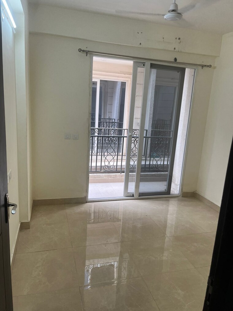 Room, signature-global-park-4-and-5 3 Bedroom 1120 Sq.Ft. Builder Floor In Sohna Sector 36 Gurgaon 9623383