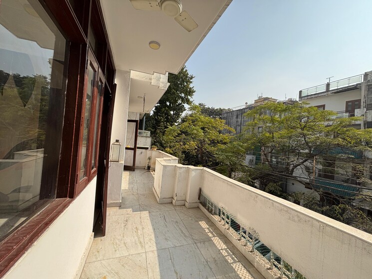 Balcony, jangpura 6 Bedroom 300 Sq.Yd. Independent House In Jangpura Delhi 9623408