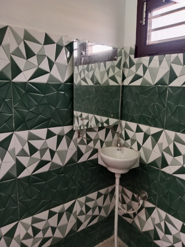 Bathroom, huda 1 Bedroom 456 Sq.Ft. Builder Floor In Huda Panipat 9623422