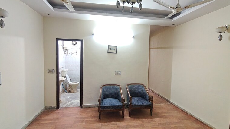 Room, malviya nagar 2 Bedroom 1000 Sq.Ft. Builder Floor In Malviya Nagar Delhi 9623429