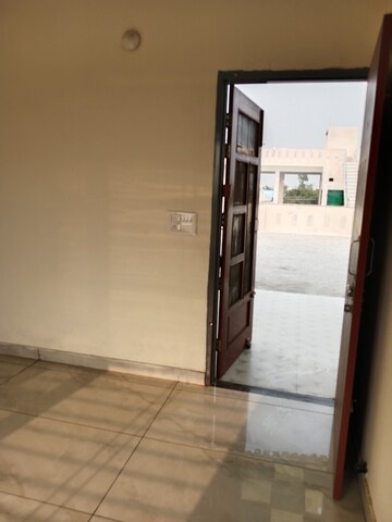 Room in 2 BHK Builder Floor at Huda – for Rent
