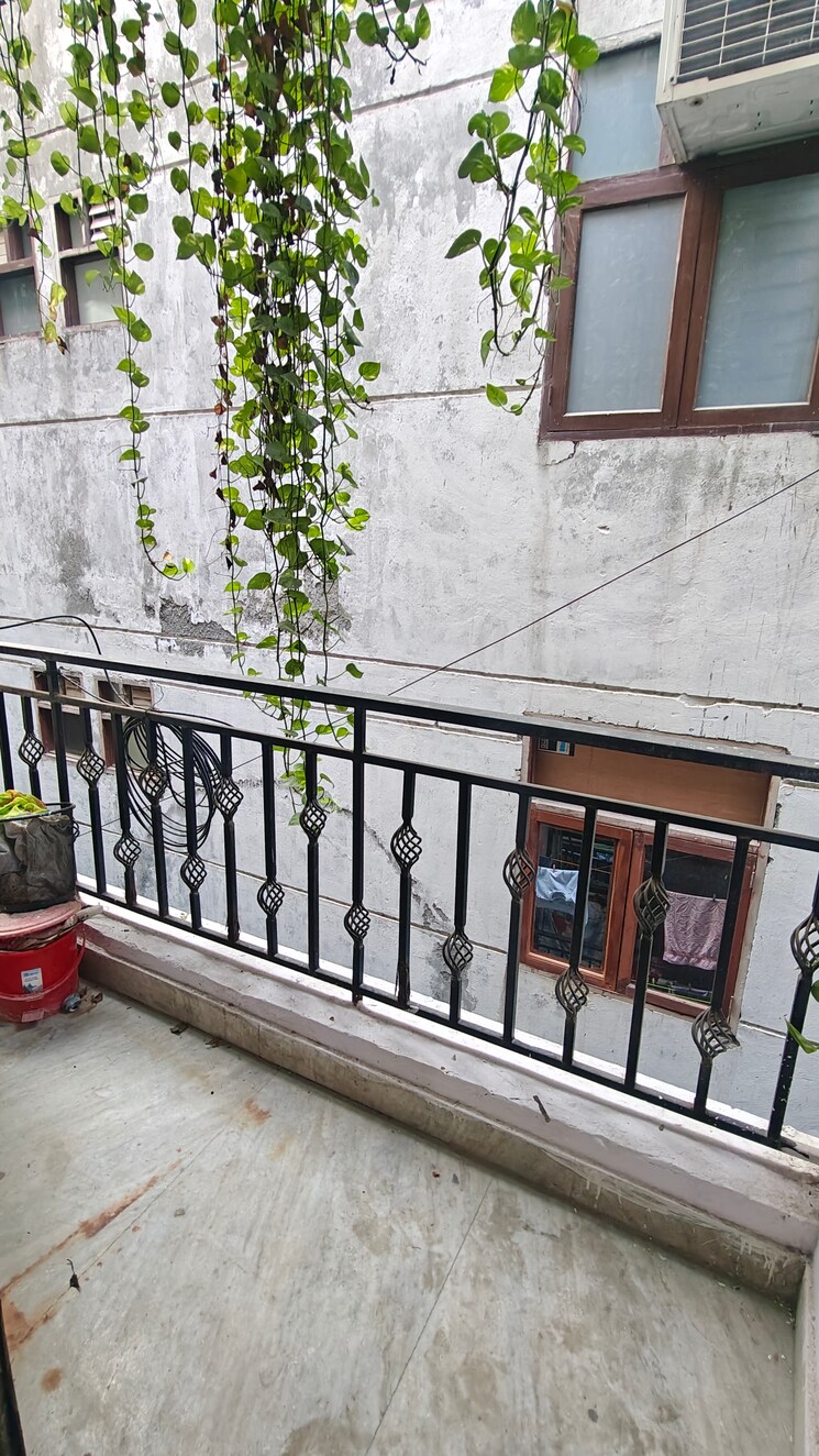Balcony, malviya nagar 2 Bedroom 1000 Sq.Ft. Builder Floor In Malviya Nagar Delhi 9623429