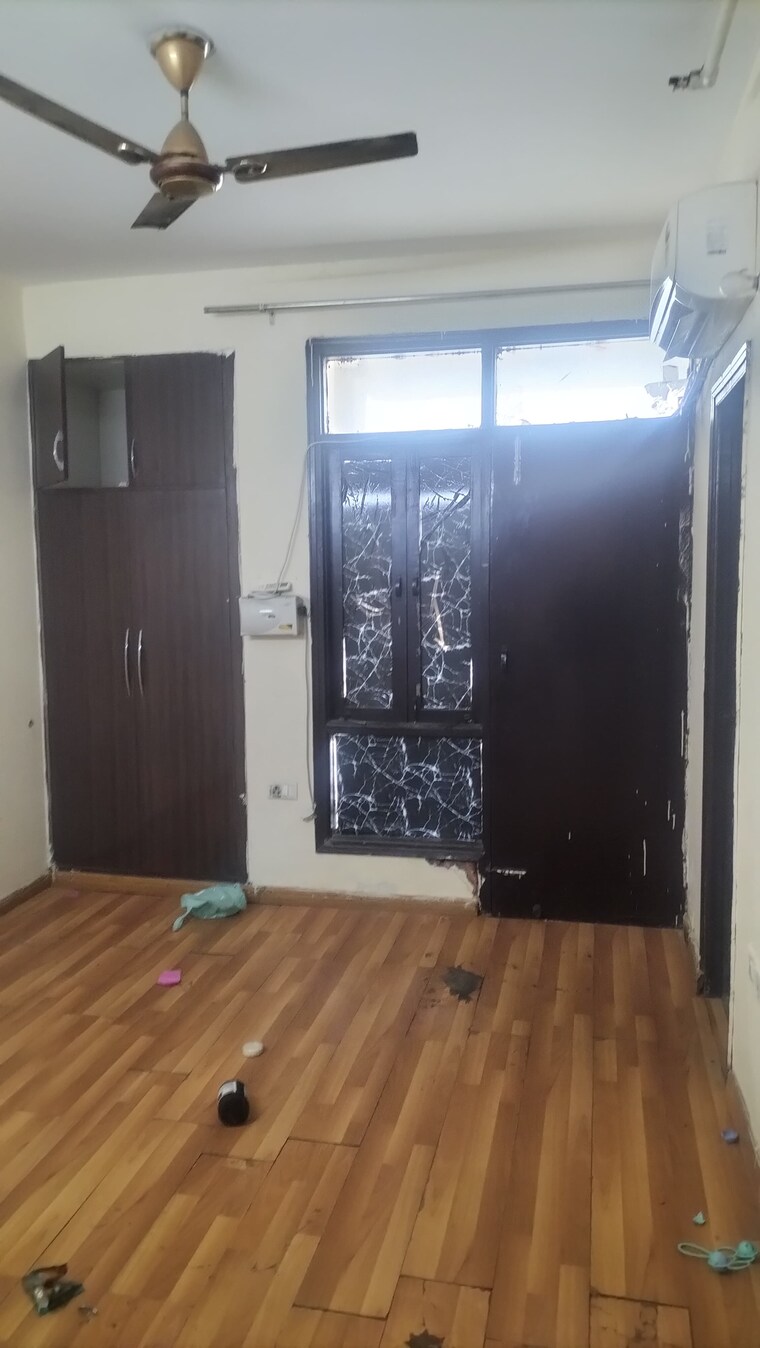 Bedroom, srs-royal-hills 2 Bedroom 770 Sq.Ft. Apartment In Sector 87 Faridabad 9623433