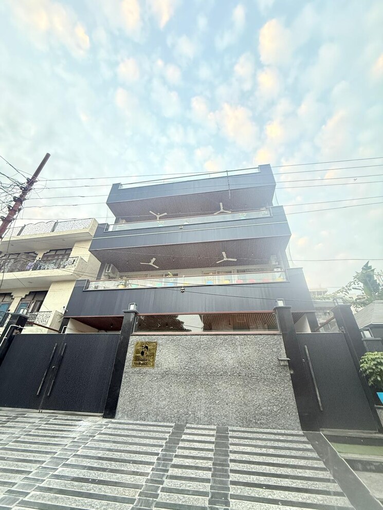 Exterior View, sector 26 5 Bedroom 250 Sq.Mt. Villa In Sector 26 Noida 9623438