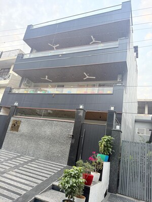 5 BHK Villa – Exterior View View at Sector 26 - for Sale