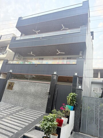 5 BHK Villa – Exterior View View at Sector 26 - for Sale