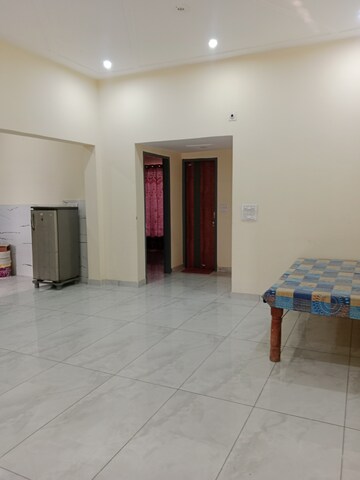 Room in 3 BHK Builder Floor at Huda – for Rent