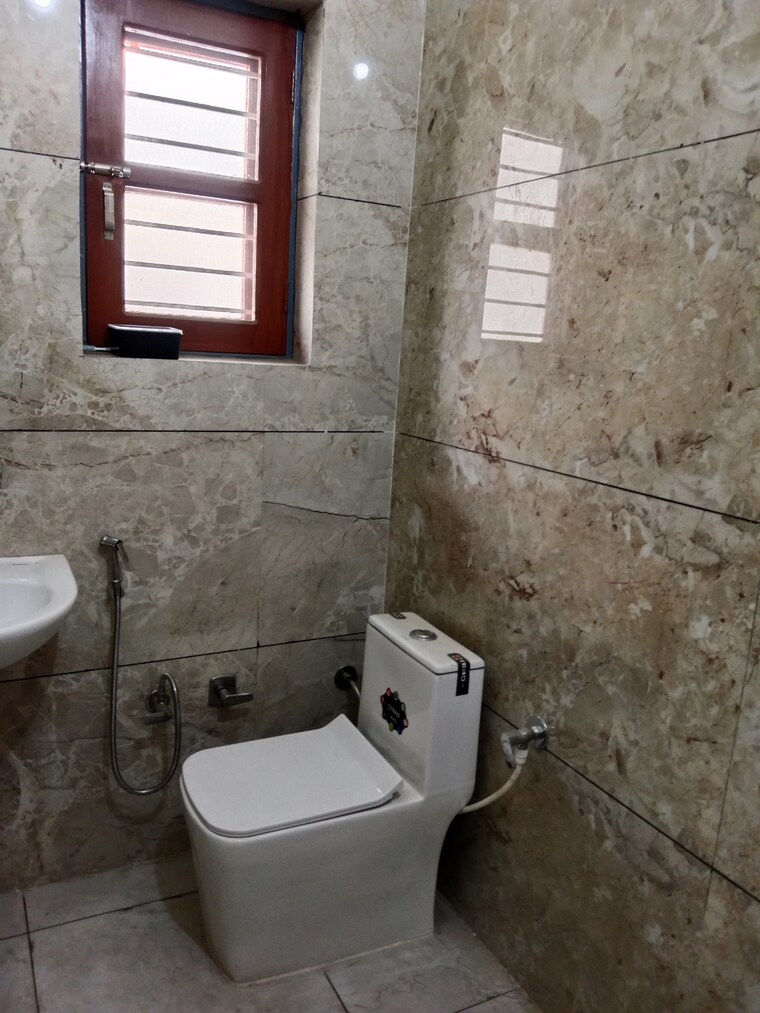 Bathroom, huda 3 Bedroom 1937 Sq.Ft. Builder Floor In Huda Panipat 9623437