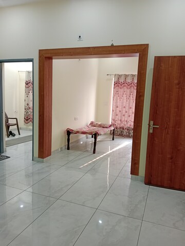Room in 3 BHK Builder Floor at Huda – for Rent