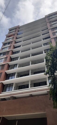 4 BHK + Servant Room Apartment For Sale in Brand Newbuilding