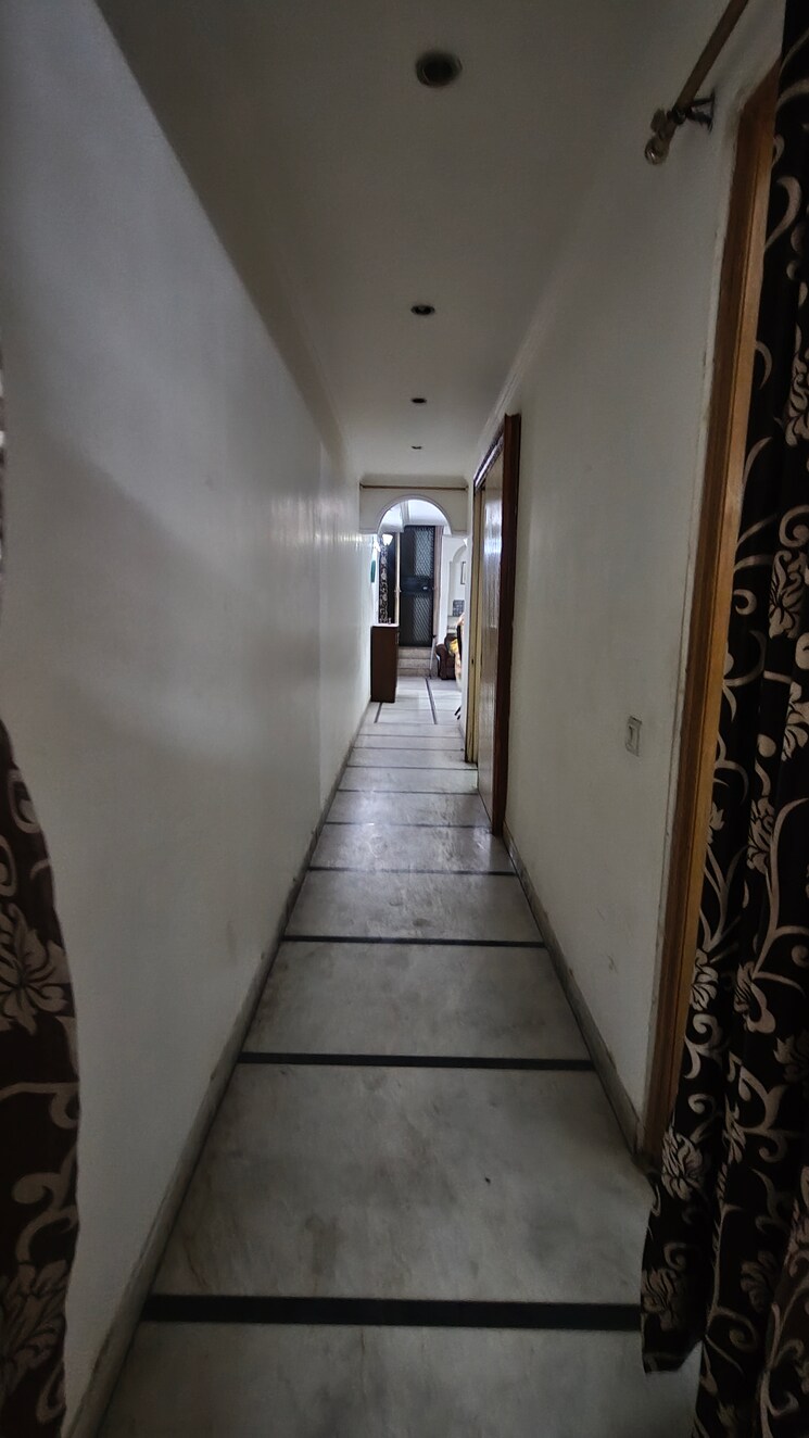 Other, malviya nagar 3 Bedroom 1500 Sq.Ft. Builder Floor In Malviya Nagar Delhi 9623445