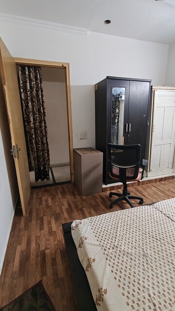 Master Bedroom in 3 BHK Builder Floor at Malviya Nagar – for Rent