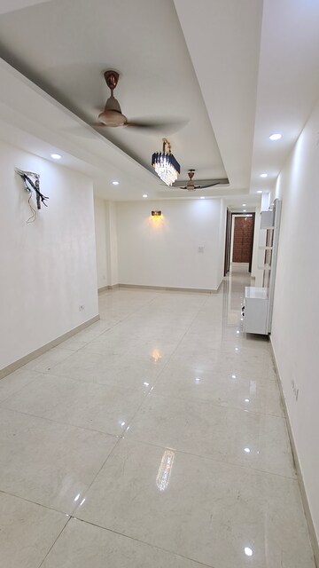 Room in 3 BHK Builder Floor at Malviya Nagar – for Rent