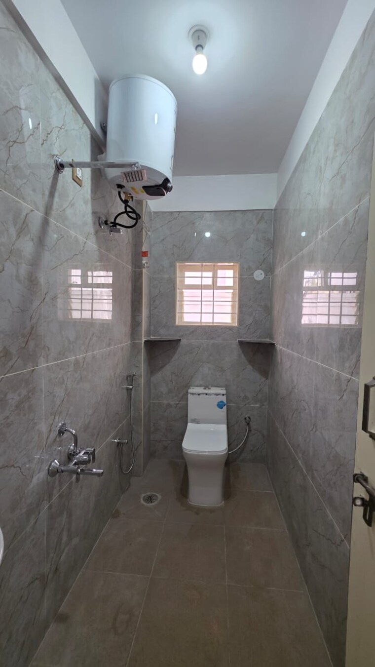 Bathroom, slv-residency-munnekollal 1 Bedroom 600 Sq.Ft. Apartment In Munnekollal Bangalore 9623480