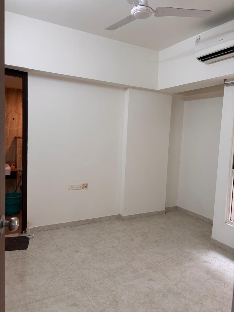 Room, lodha-amara 1 Bedroom 432 Sq.Ft. Apartment In Kolshet Road Thane 9623479