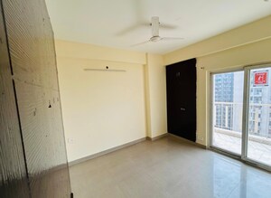 Room in 3.5 BHK Apartment at Ireo The Corridors, Sector 67a – for Sale