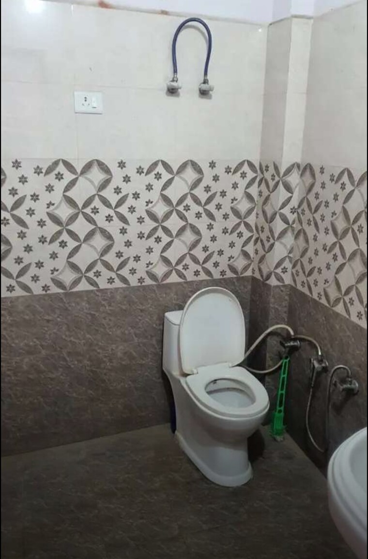 Bathroom, daliganj 2 Bedroom 800 Sq.Ft. Villa In Daliganj Lucknow 9623496