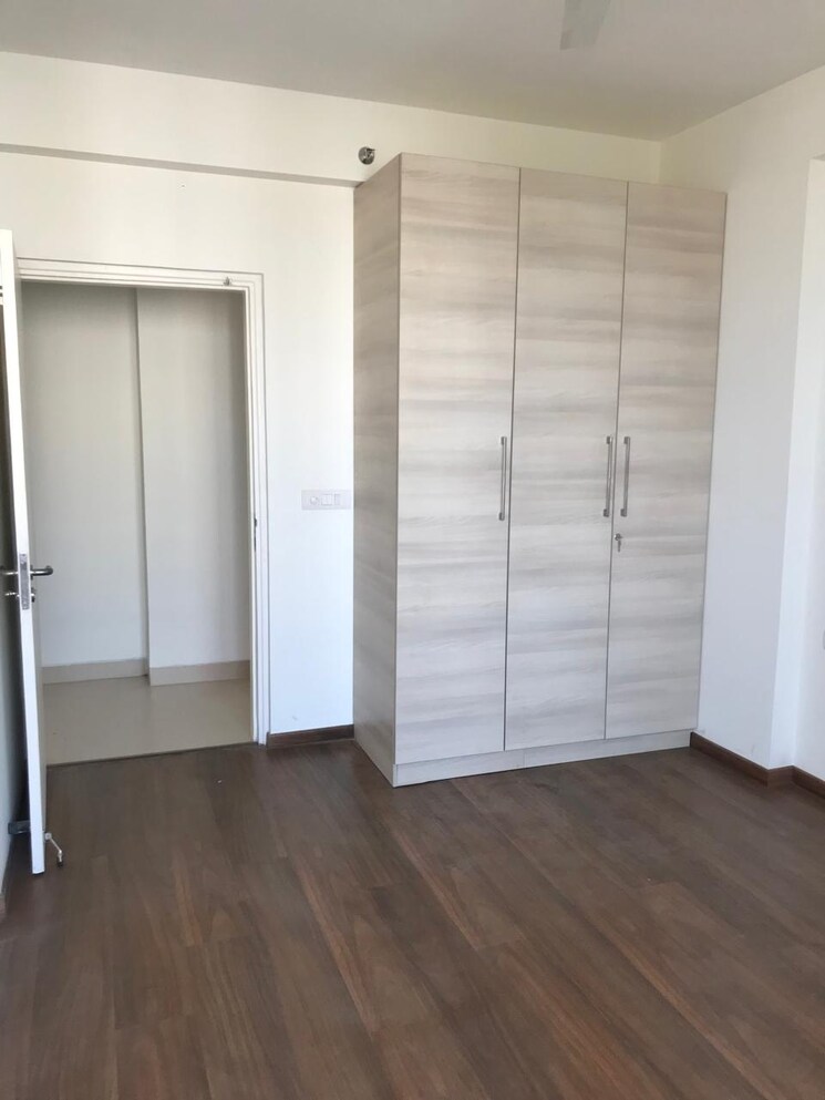 Room, emaar-the-enclave 3 Bedroom 1920 Sq.Ft. Apartment In Sector 66 Gurgaon 9623509