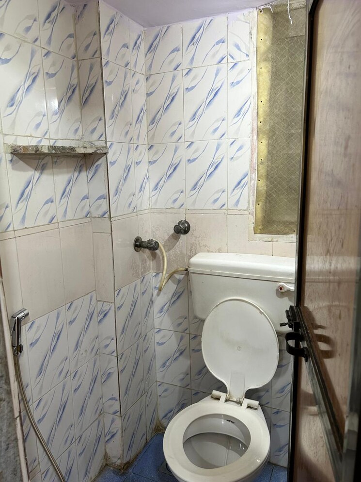 Bathroom, libra-chs 1 Bedroom 500 Sq.Ft. Apartment In Malad West Mumbai 9623516