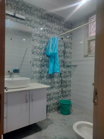 Bathroom in 2.5 BHK Villa at Sector 26 – for Rent