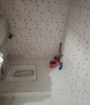 Attached Bathroom in 1 BHK Independent House at Aliganj – for Rent