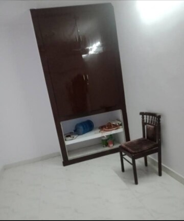 Room in 1 BHK Independent House at Aliganj – for Rent