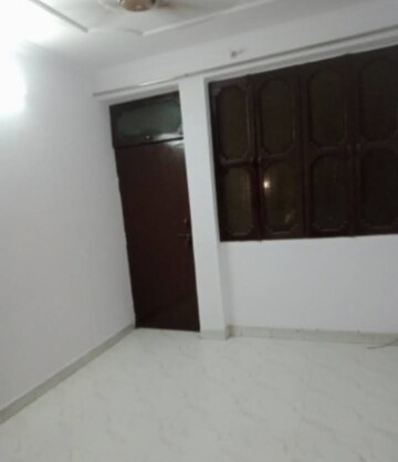 Room in 1 BHK Independent House at Aliganj – for Rent