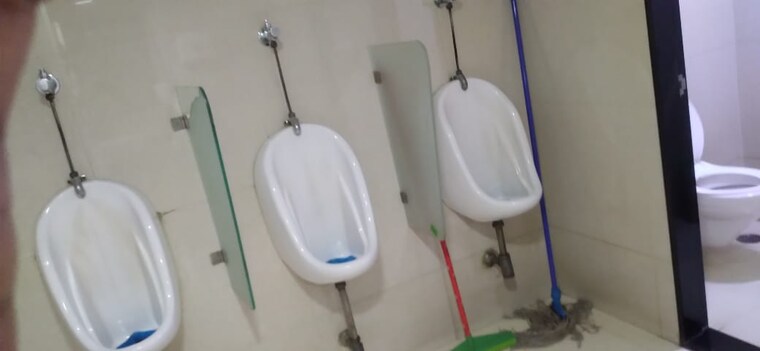 Bathroom, atul-corporate-avenue Commercial Office Space 2400 Sq.Ft. In Chakala Mumbai 9623532