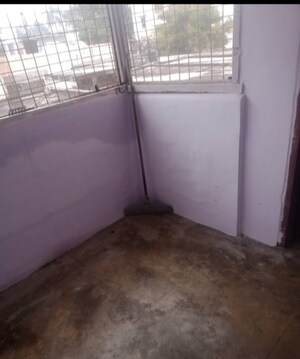 Room in 1 BHK Villa at Aliganj – for Rent