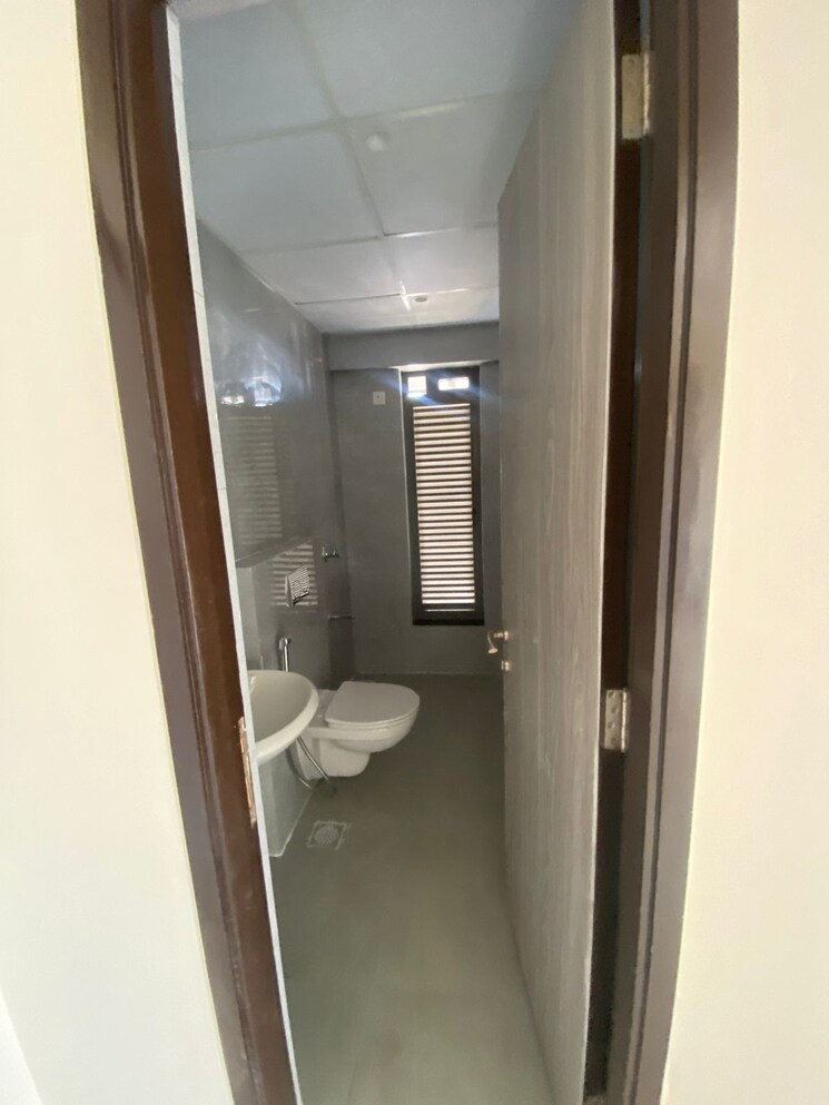 Bathroom, siddha-seabrook 3 Bedroom 964 Sq.Ft. Apartment In Kandivali West Mumbai 9623544