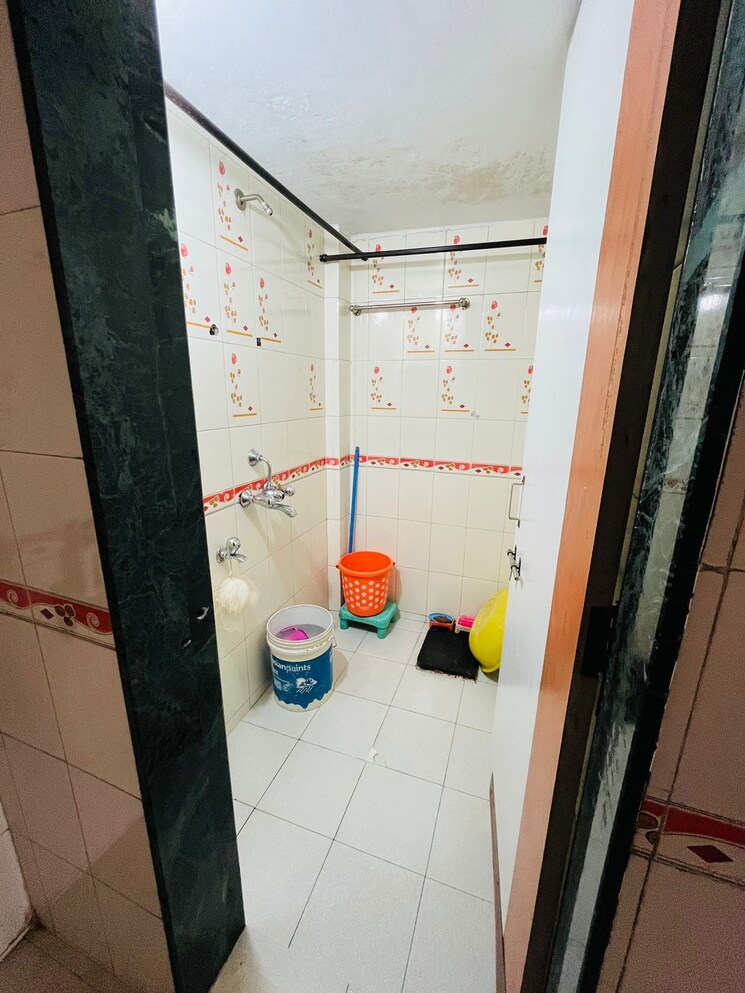 Bathroom, warje 1 Bedroom 512 Sq.Ft. Apartment In Warje Pune 9623546