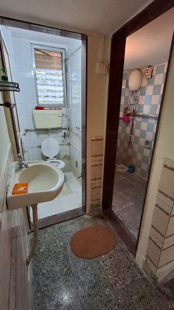 Attached Bathroom in 1 BHK Apartment at Vile Parle West – for Rent