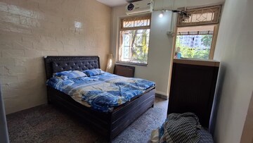 Bedroom in 1 BHK Apartment at Vile Parle West – for Rent