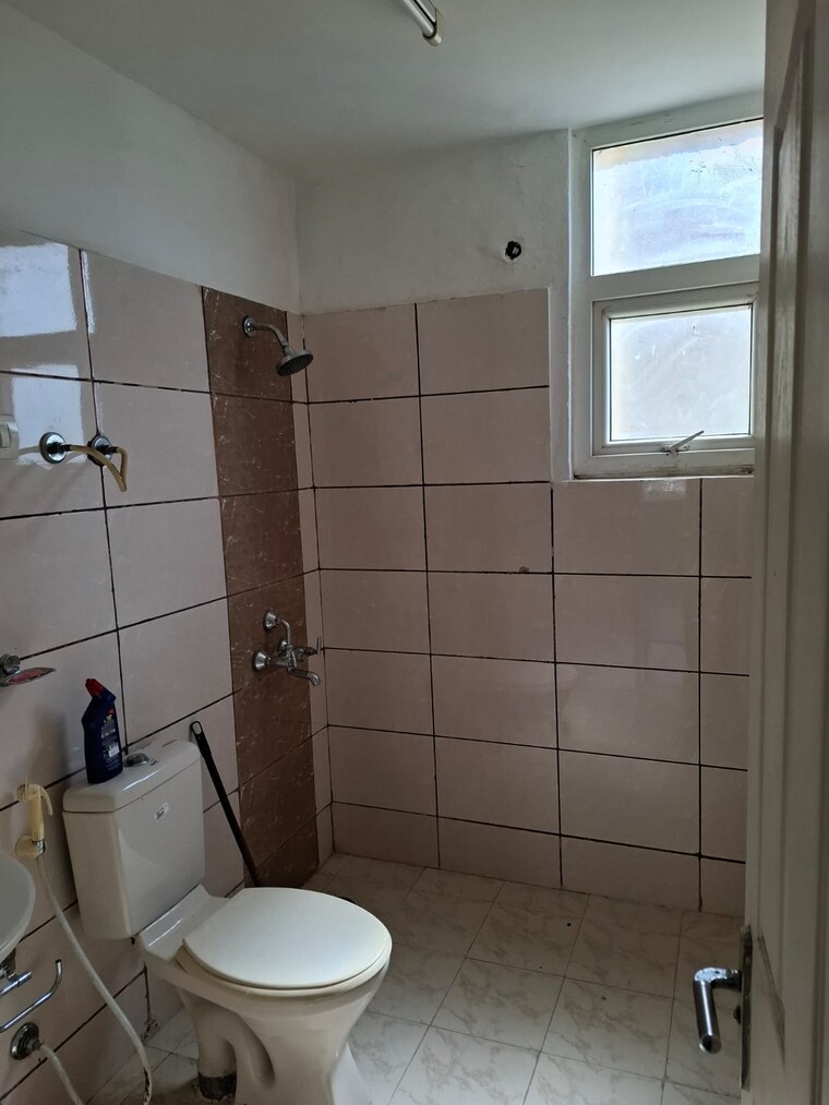 Bathroom, tulip-petals 3 Bedroom 1550 Sq.Ft. Apartment In Sector 89 Gurgaon 9623574