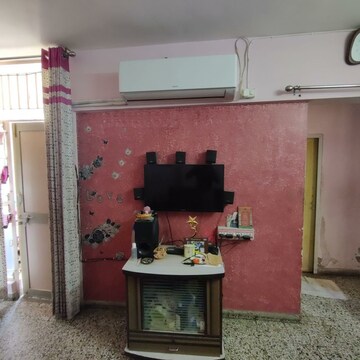Furnished Amenities in 2 BHK Apartment at Vejalpur – for Rent