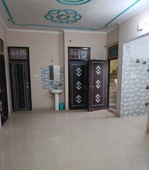 Room in 2 BHK Villa at Jankipuram – for Rent